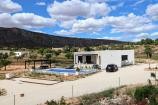 Neubauvilla mit 4 Schlafzimmern und 8m Pool in Alicante Dream Homes Castalla 