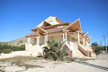 Großartige Geschäftsmöglichkeit - Riesiges Restaurant, Bar, Hotel in Fortuna, Murcia