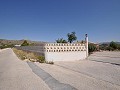 Groot familiehuis met 4 slaapkamers en gastenverblijf met 4 bedden in Alicante Dream Homes Castalla 