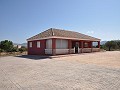 Großes 4-Bett-Familienhaus mit 4-Bett-Gästehaus in Alicante Dream Homes Castalla 