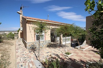 Casa de campo independiente cerca de Monóvar con excelentes vistas