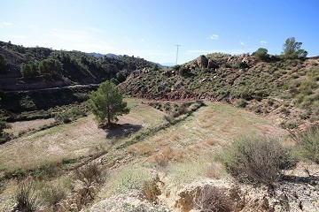 Building plot of land with mains electricity, water and tarmac road in Macisvenda