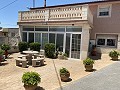 Grande maison de campagne avec commerce de marbre et plantation de raisin in Alicante Dream Homes Castalla 