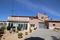 Großes Landhaus mit Marmorgeschäft und Weinplantage in Alicante Dream Homes Castalla 