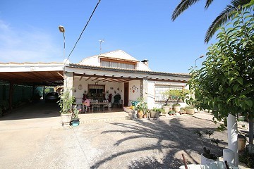 Detached Villa close to town in Caudete