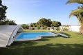 Grote vrijstaande villa met zwembad dicht bij de stad in Elda-Petrer in Alicante Dream Homes Castalla 