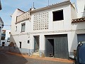 Großes Stadthaus mit 2 separaten Wohnungen und Garage in Alicante Dream Homes Castalla 