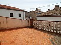 Großes Stadthaus mit 2 separaten Wohnungen und Garage in Alicante Dream Homes Castalla 