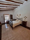 Mooie ruime finca met 9 slaapkamers, 3 badkamers en groot zwembad in Alicante Dream Homes Castalla 