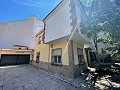 5 Schlafzimmer, 2 Bäder Stadthaus, das reformiert werden muss in Alicante Dream Homes Castalla 