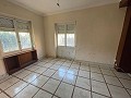 Herenhuis met 5 slaapkamers en 2 badkamers dat moet worden gerenoveerd in Alicante Dream Homes Castalla 