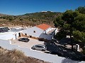 Beeindruckendes großes Haus mit 2. Haus plus Pool und Garagen in Alicante Dream Homes Castalla 