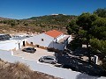 Beeindruckendes großes Haus mit 2. Haus plus Pool und Garagen in Alicante Dream Homes Castalla 