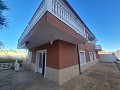 Großes Stadthaus mit Grundstück in Alicante Dream Homes Castalla 