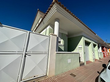 Lovely town house in Salinas