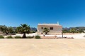 Wunderschöne bezugsfertige Villa mit Gästehaus und Pool in Alicante Dream Homes Castalla 