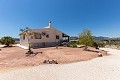 Belle villa prête à emménager avec maison d'hôtes et piscine in Alicante Dream Homes Castalla 