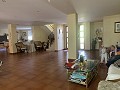 Prachtige villa met 5 slaapkamers, 3 badkamers, zwembad en tennisbaan. in Alicante Dream Homes Castalla 