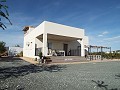 Villa moderna de 3 dormitorios a pie de la ciudad con casas de huéspedes in Alicante Dream Homes Castalla 