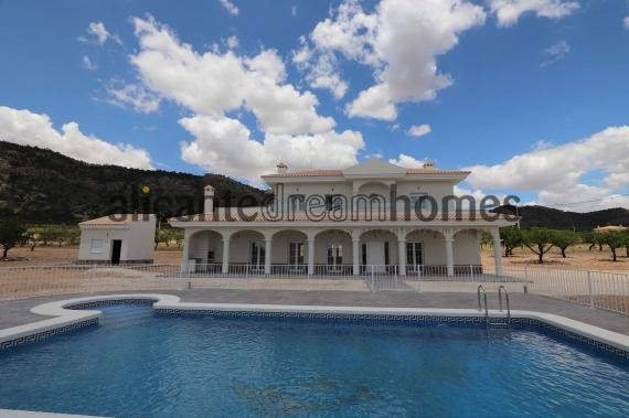 Villas de Obra Nueva en Alicante, 4 dormitorios, 4 baños