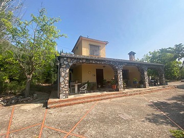 Villa avec 4 chambres et grande piscine dans un endroit magnifique