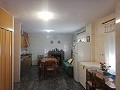 Große 4-Schlafzimmer-Villa mit Pool und 2 Garagen in Alicante Dream Homes Castalla 