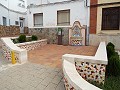 Renoviertes Stadthaus mit 3/4 Schlafzimmern und Solarium in Alicante Dream Homes Castalla 