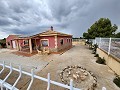 Villa met 4 slaapkamers en zwembad in Alicante Dream Homes Castalla 