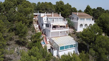 Villa individuelle à Tibi avec piscine couverte