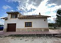 Villa de 4 chambres avec piscine à seulement 500 mètres à pied de la ville de Sax in Alicante Dream Homes Castalla 