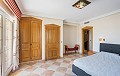 Bedrooms- 4 Bathrooms ​Look up details 66 / 5,000 Translation results Translation result Schöne geräumige Villa 100 m vom Meer entfernt, 5 Schlafzimmer und 4 Badezimmer in Alicante Dream Homes Castalla 