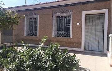 Maison de ville de 4 chambres avec garage à Los Montesinos