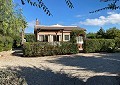 Schöne und geräumige 2-Schlafzimmer-Villa in Salinas mit privatem Pool in Alicante Dream Homes Castalla 