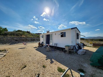 Terrain avec Caravane (pleine propriété)