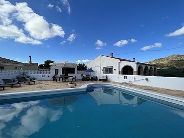 Superbe villa avec piscine et annexe pour invités