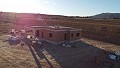 Villa moderne de construction récente avec piscine presque achevée, à distance de marche de la ville in Alicante Dream Homes Castalla 