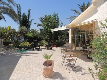 Finca spacieuse avec piscine et abri voiture à 15 minutes de la mer