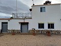 Villa à pied de la ville avec piscine et maison d'hôtes in Alicante Dream Homes Castalla 