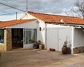 Villa à pied de la ville avec piscine et maison d'hôtes in Alicante Dream Homes Castalla 