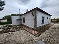 3-Schlafzimmer-Villa mit Grundstück in Petrer in Alicante Dream Homes Castalla 