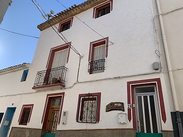 Schönes Stadthaus mit 6 Schlafzimmern und Terrasse