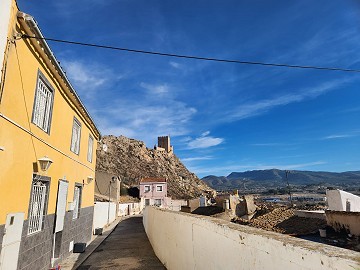 Casa de 3 dormitorios y 3 baños en el casco antiguo de Sax