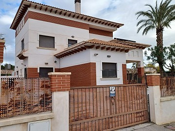 Villa à Monovar avec un énorme sous-construction