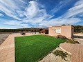 Schöne 1/2-Schlafzimmer-Villa mit Hütte in Alicante Dream Homes Castalla 