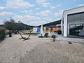 Fast neue 3/4-Schlafzimmer-Villa mit Pool, Doppelgarage und Abstellraum in Alicante Dream Homes Castalla 