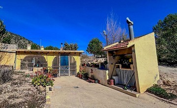 Beautiful country house with pool in Monóvar