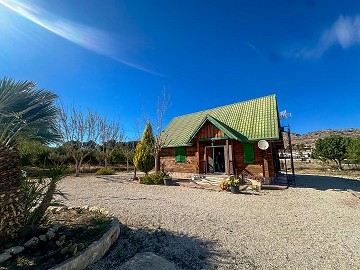 Wooden country house in Aspe