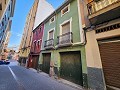 Groot huis met te renoveren garages in het centrum van Villena in Alicante Dream Homes Castalla 