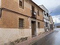 Großes Stadthaus mit Innenhof und Garage in Alicante Dream Homes Castalla 