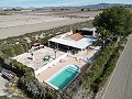 Jolie maison de 2 chambres avec piscine, eau de ville et énergie solaire in Alicante Dream Homes Castalla 